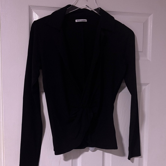 REFORMATION… Sz Medium…Black Long Sleeve collared Faux Wrap Tulip Hem Top…NWOT - Picture 1 of 7